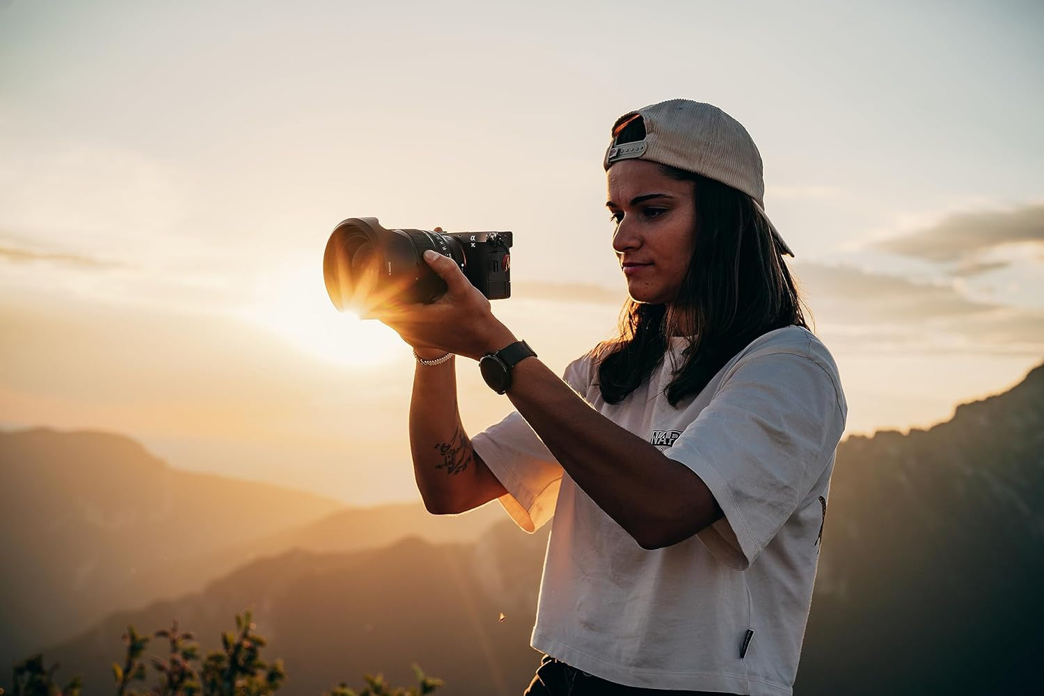 Alpha 7C II, Appareil Photo Plein Format Hybride Compact À Objectif Interchangeable (33 Mégapixels, Mise Au Point AF En Temps Réel, 10 IPS, Vidéo 4K 60P, Écran Tactile Orientable), Noir