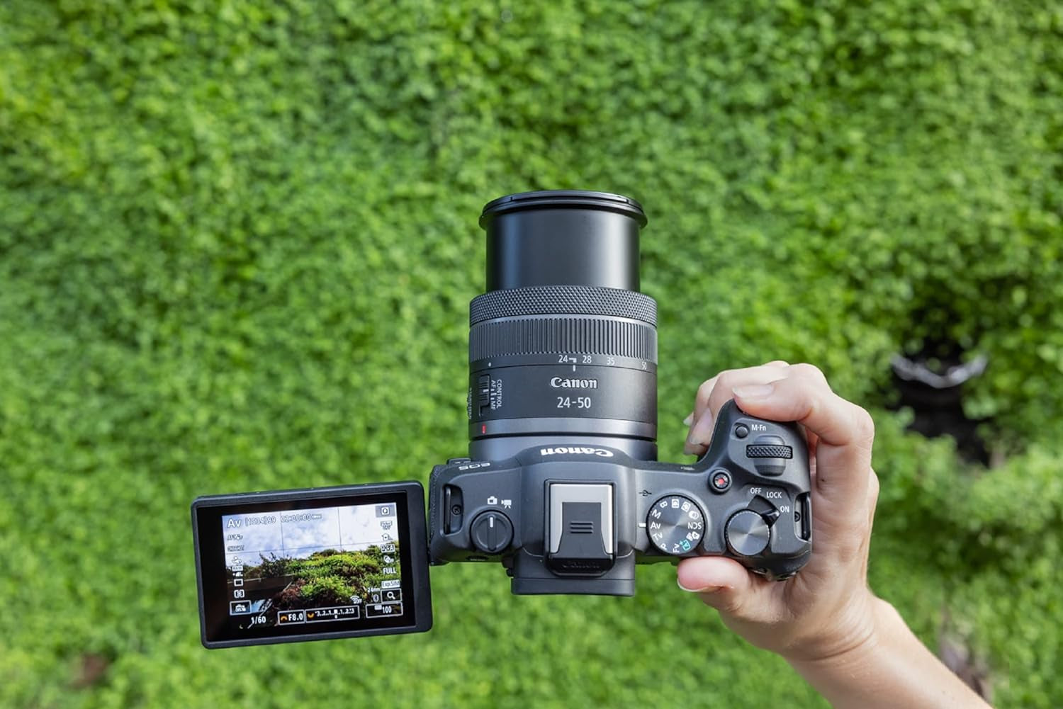 Canon EOS R8 Appareil Photo (Hybride Plein Format 24M Pixels, 40Im/Sec, CMOS AF Dual Pixel, Vidéo 4K 60P, Wifi) Sans Objectif, Noir