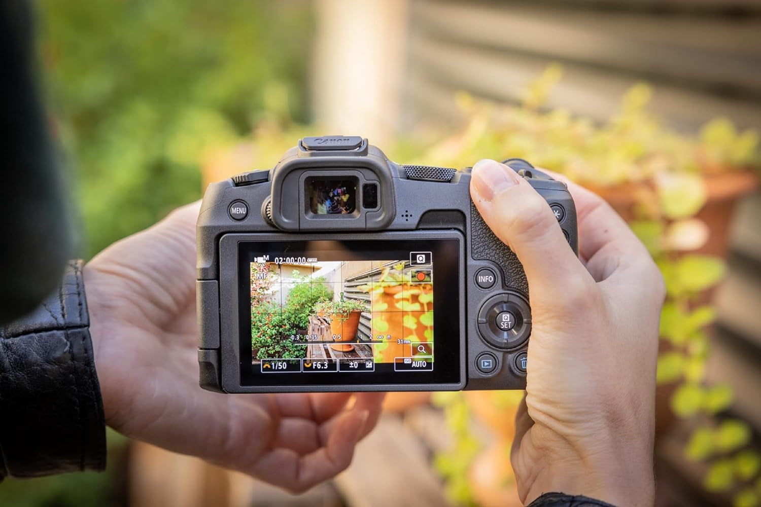 Canon EOS R8 Appareil Photo (Hybride Plein Format 24M Pixels, 40Im/Sec, CMOS AF Dual Pixel, Vidéo 4K 60P, Wifi) Sans Objectif, Noir
